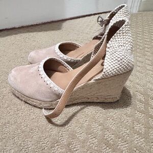 Elegant Beige Espadrille Wedges